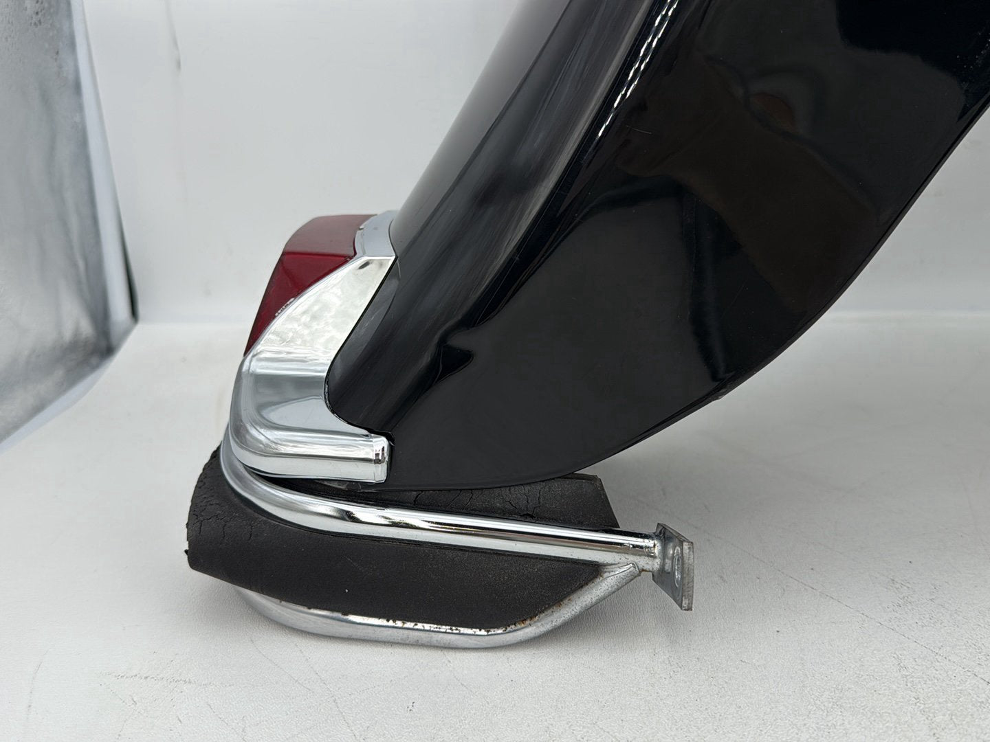 1999 - 2006 Harley-Davidson Touring Electra Glide Rear Wheel Fender Taillight Brake Lamp  	59579-01B