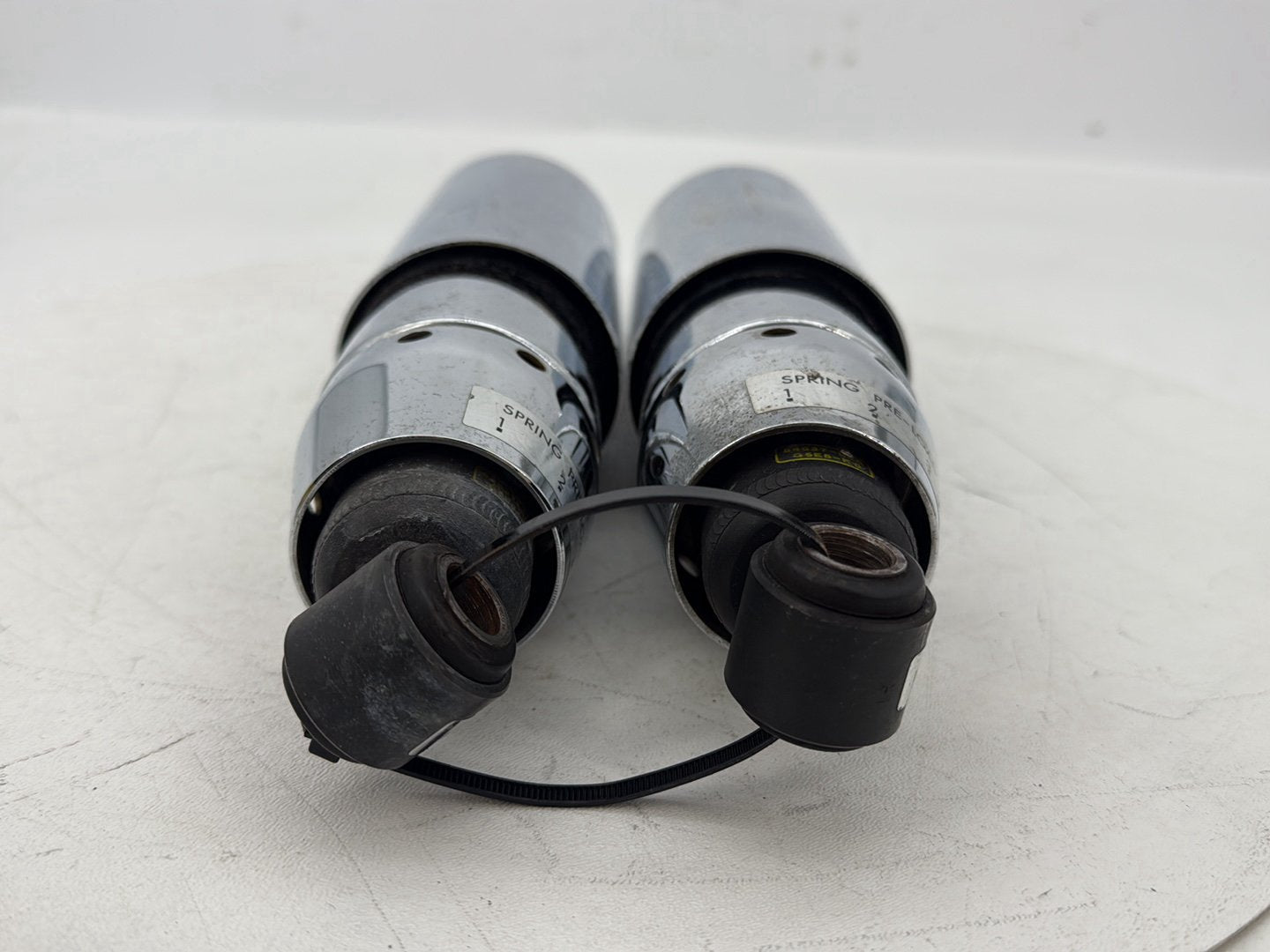 2007 - 2012 Harley-Davidson Dyna Super Glide Rear Left Right Shock Absorbers 54537-08A
