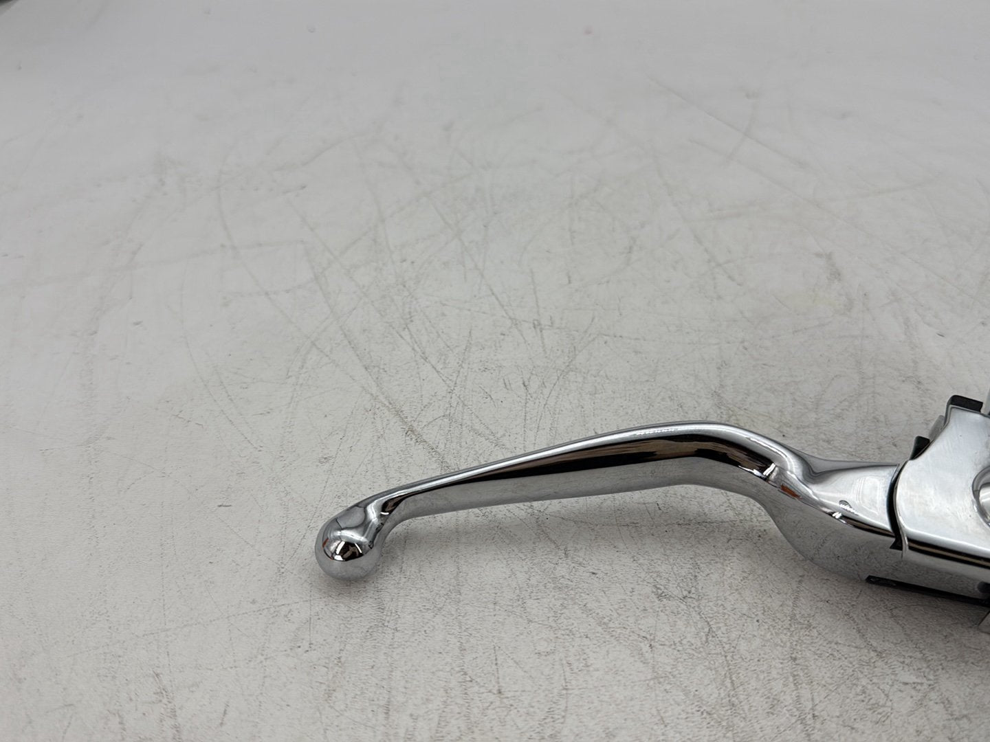2000 Harley Dyna FXDWG Wide Glide OEM Front Right Brake Lever Master Cylinder