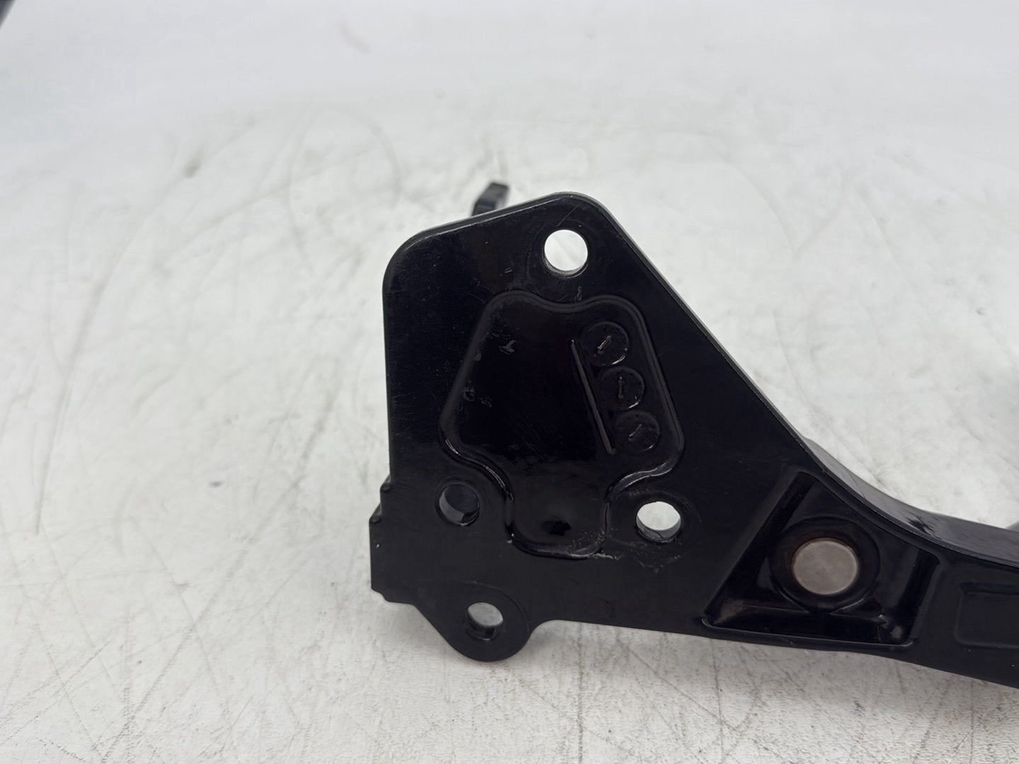 2006 Harley Softail FLSTCI Heritage Classic OEM Right Driver Footpeg Bracket Mount