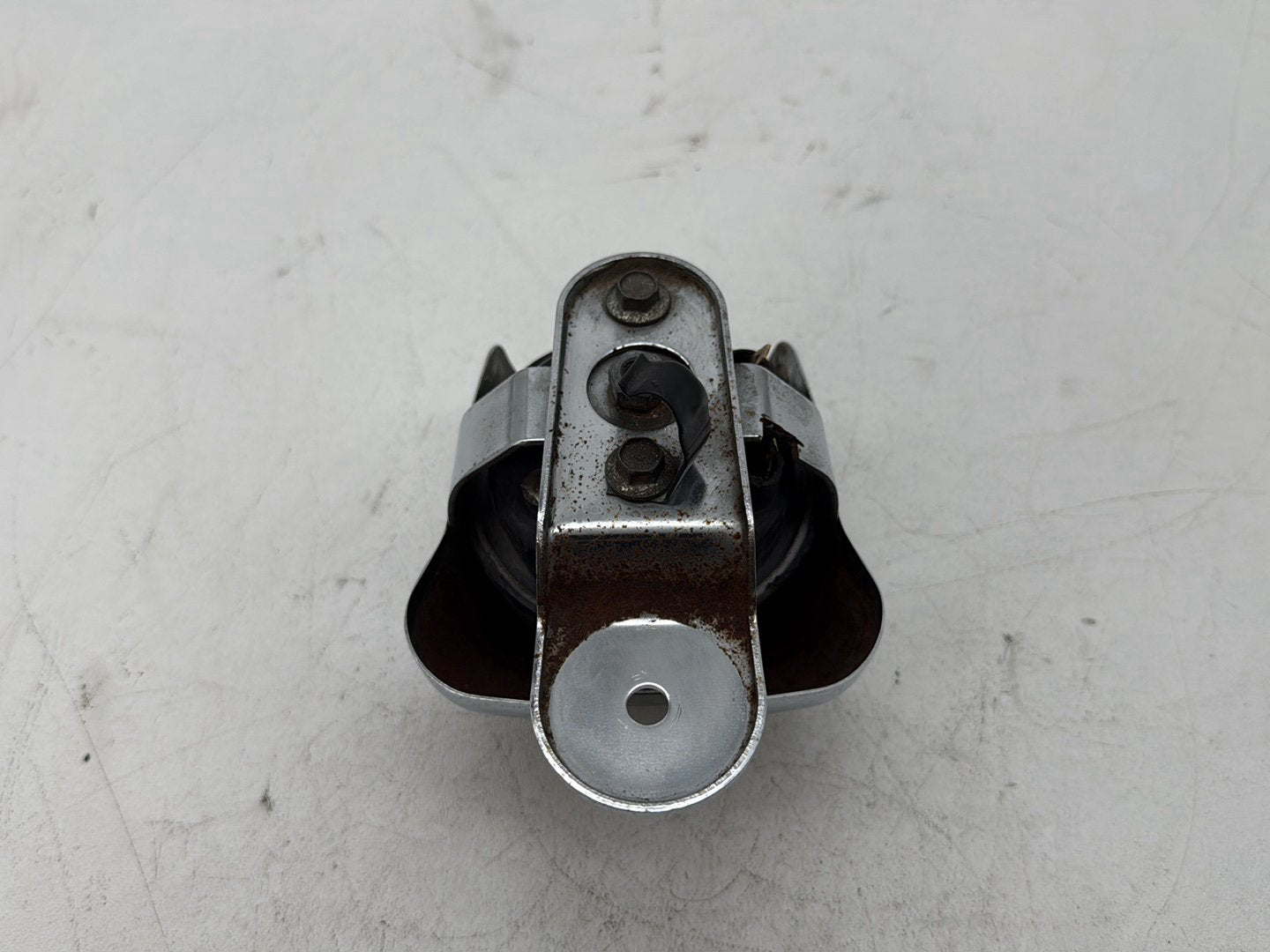 2006 Harley Touring FLHTCI Electra Glide Classic OEM Horn Signal Klaxon Chrome Cover