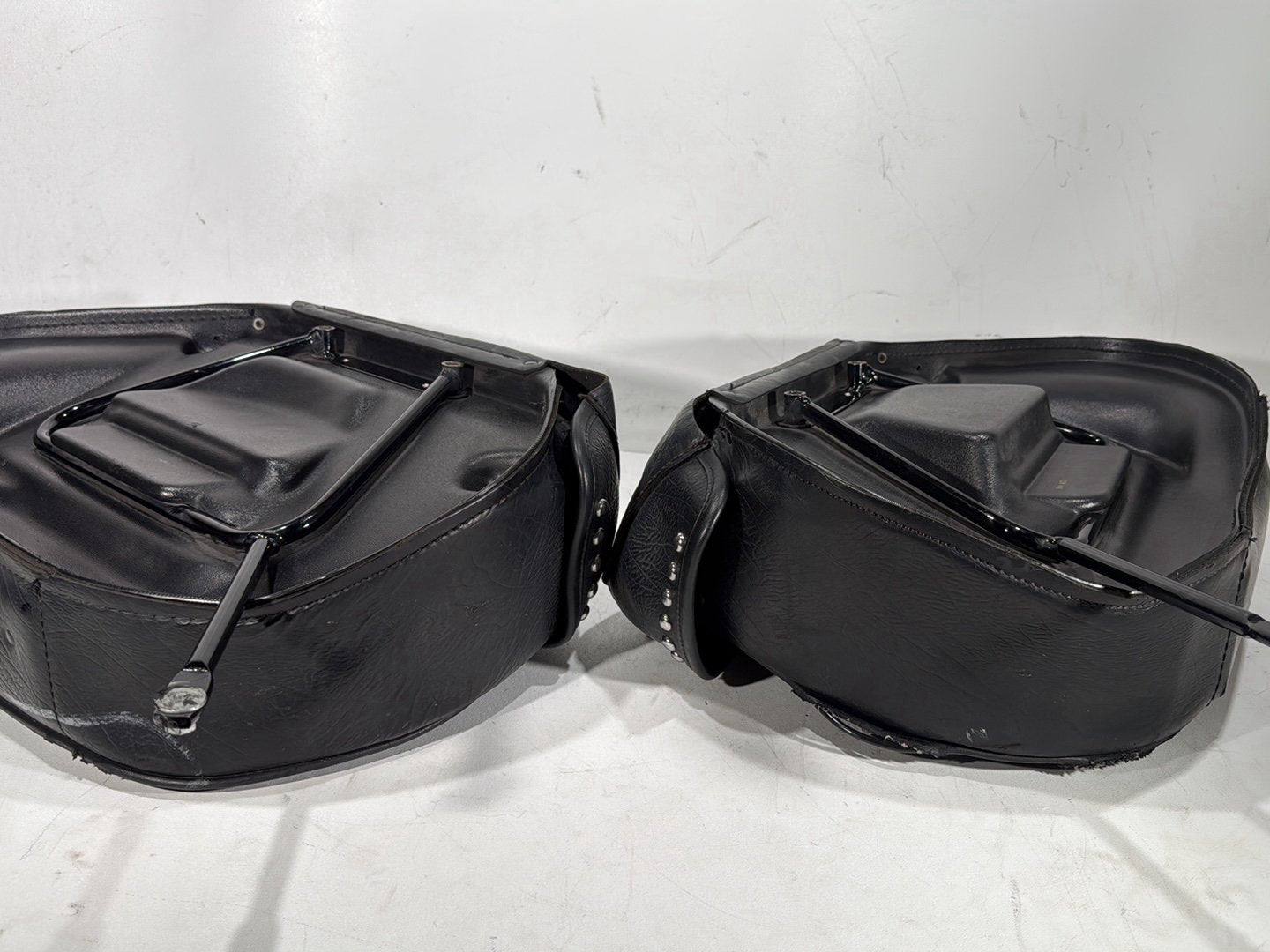 1997 Harley Softail Fat Boy FLSTF OEM Rear Left Right Saddlebags Luggage Leather