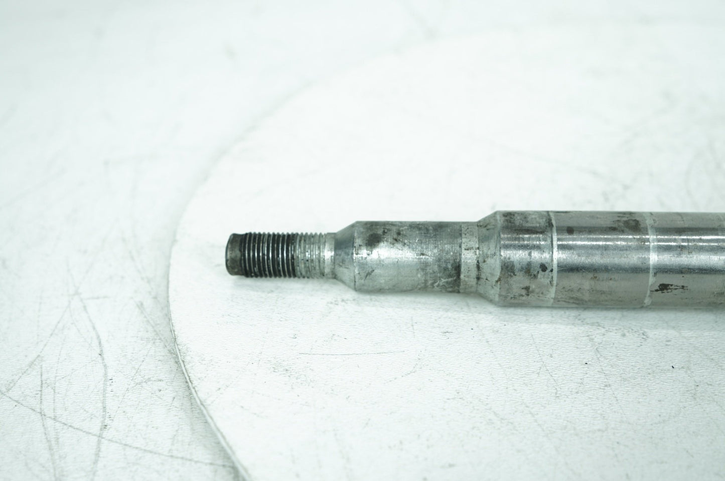 1999 - 2006 Harley-Davidson Touring Electra Glide Front Wheel Axle Bolt Shaft 43364-00