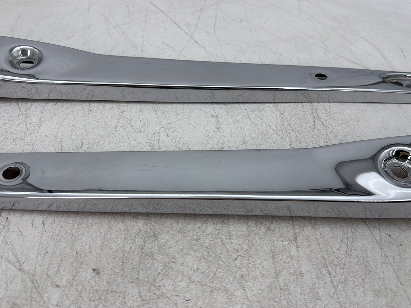 2010 Harley Dyna Fat Bob FXDF OEM Rear Left Right Fender Struts Bracket