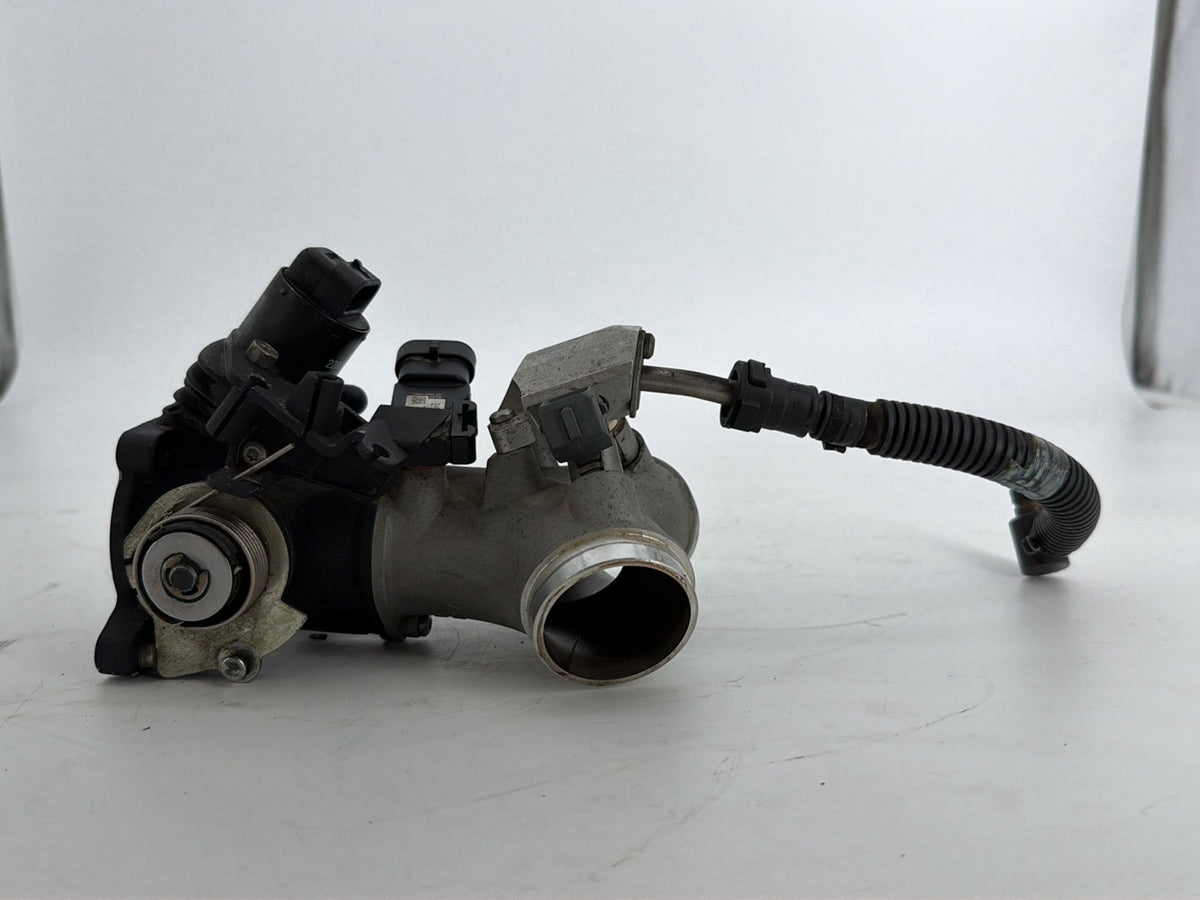 2005 Harley Touring Electra Glide Ultra OEM Engine Intake Manifold Throttle Body