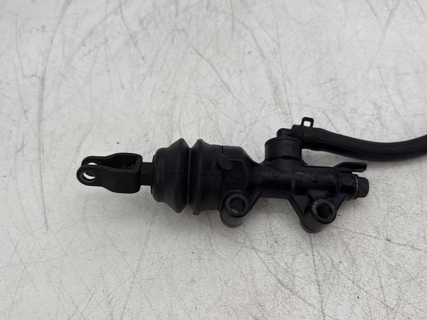 2004 Harley Sportster XL883C 883 Custom OEM Rear Brake Master Cylinder Bottle Brake Line
