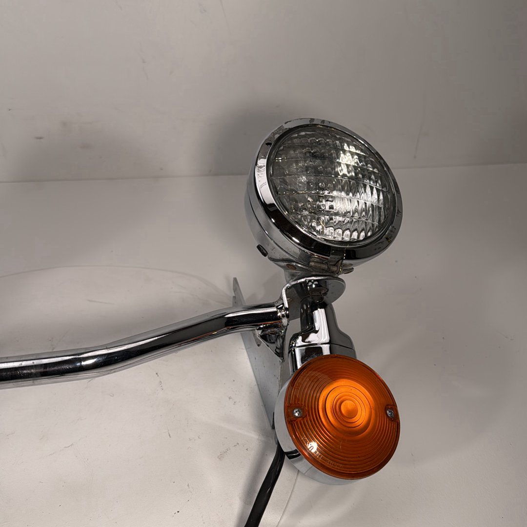 1984 - 1998 Harley-Davidson Touring Road King Police Front Turn Signal Indicators Aux Light Bar  	68712-94A