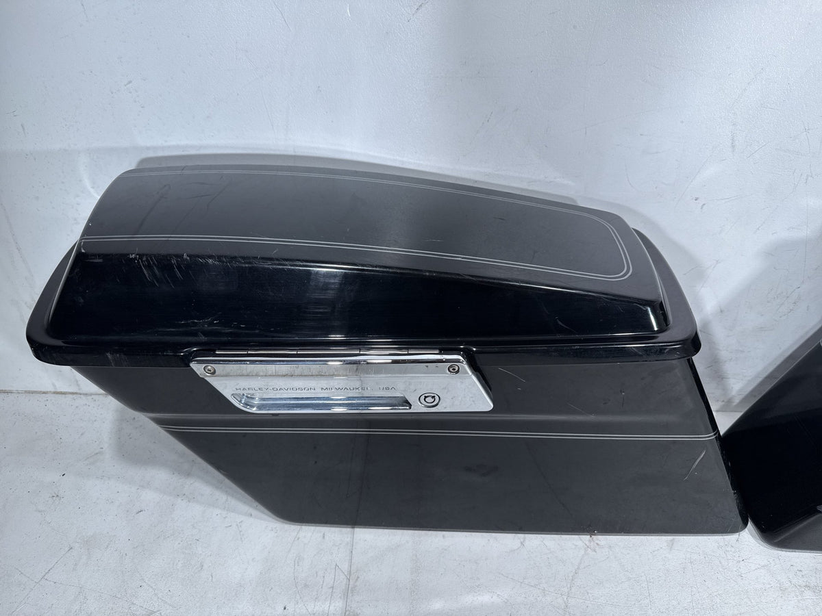 2009 Harley Electra Glide Touring Ultra OEM Left Right Saddlebags Luggage NOKey