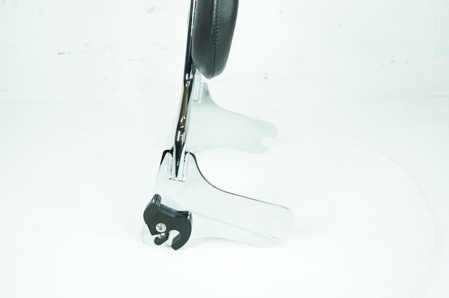2000 - 2006 Harley-Davidson Touring Road King Custom Rear Sissy Bar w/ Backrest Cushion Pad 52933-97C