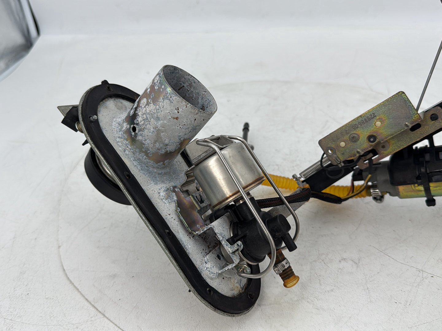 1999 - 2006 Harley-Davidson Touring Electra Glide Ultra Fuel Pump Gas Gasoline Petrol Sending 62897-01B