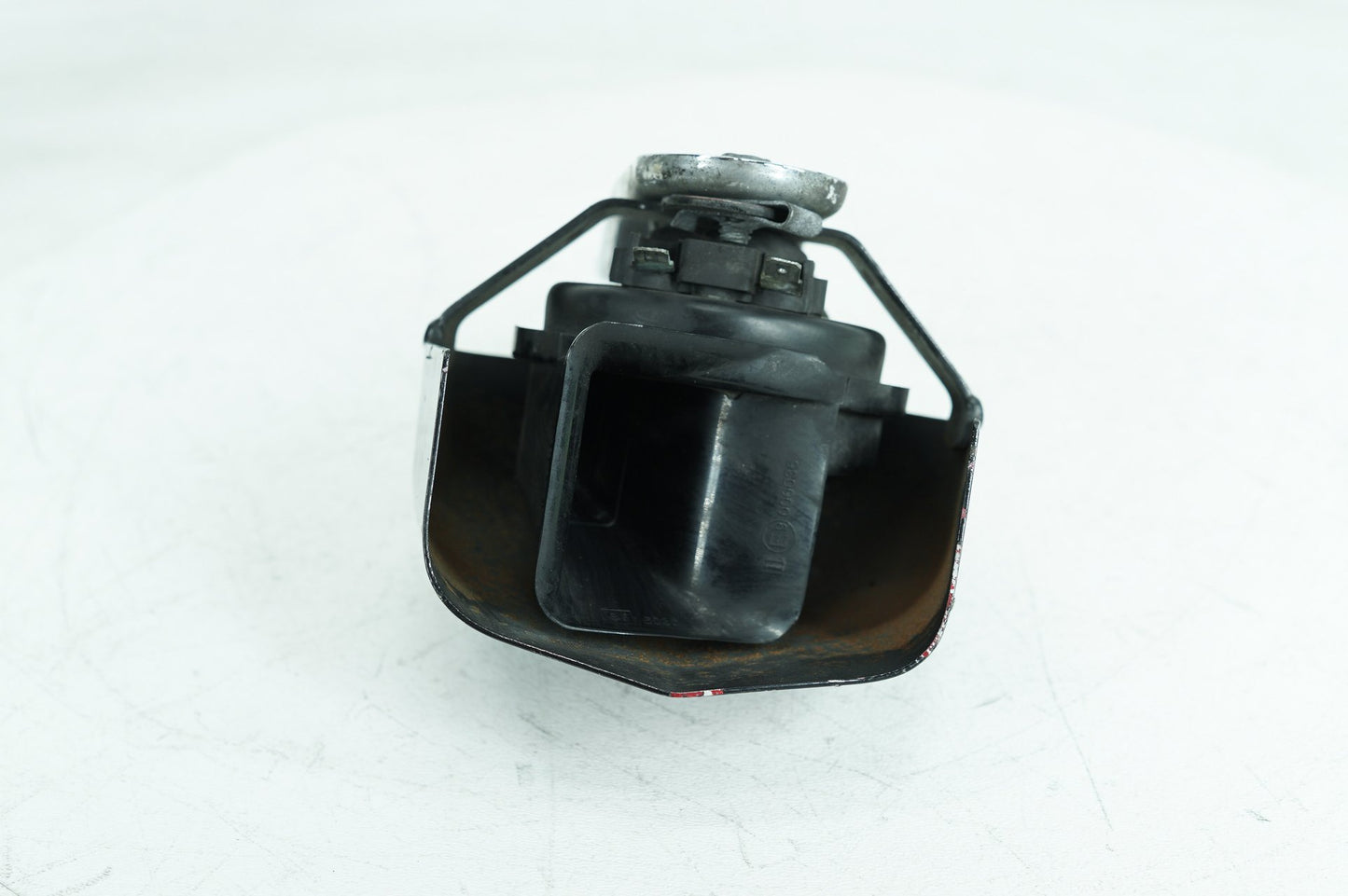 2007 - 2011 Harley-Davidson Touring Street Glide Horn Signal Klaxon Chrome Cover 69060-90F