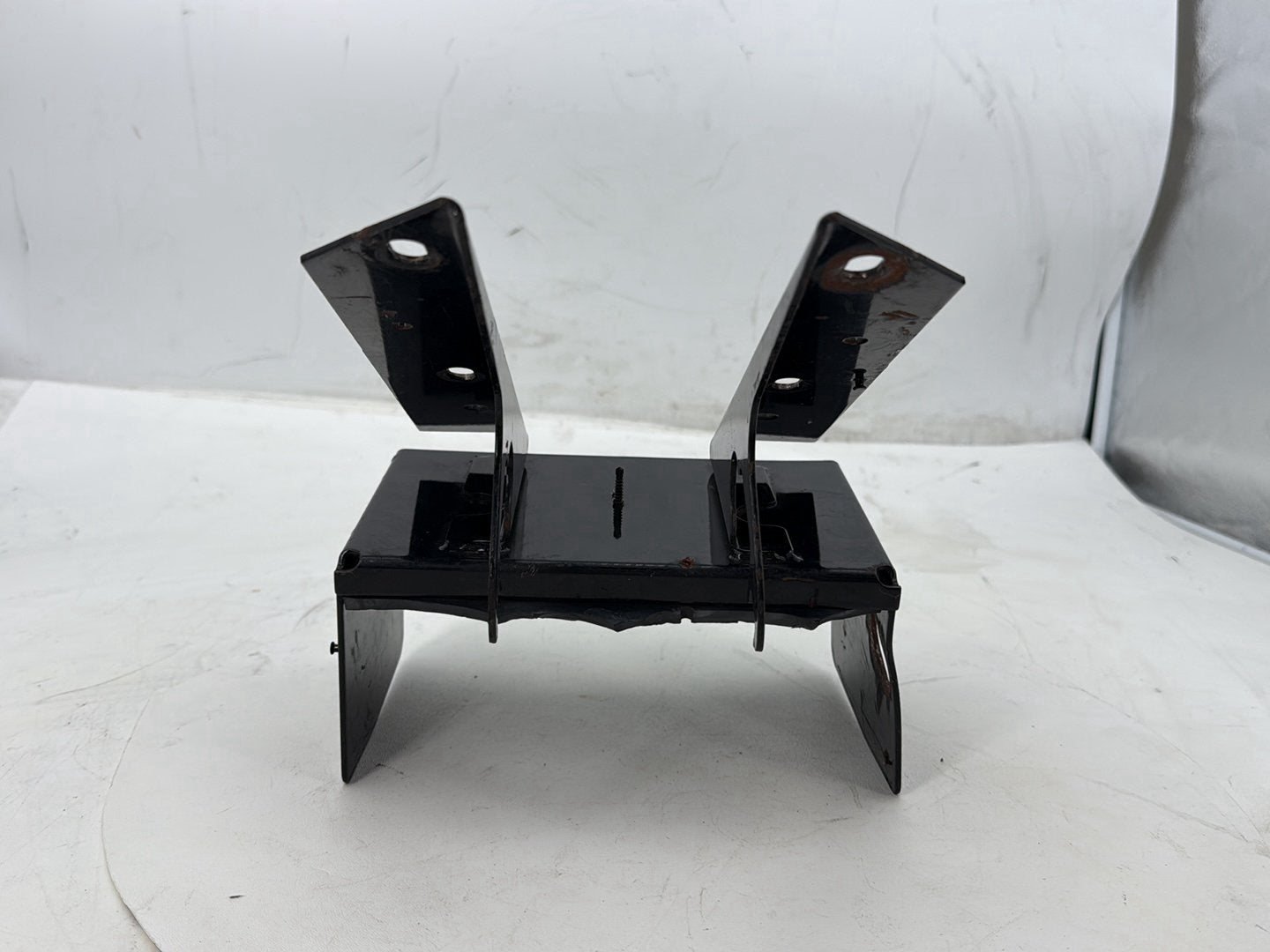 2005 Harley Road Glide Touring FLTRI OEM Inner Fairing Mount Support Bracket
