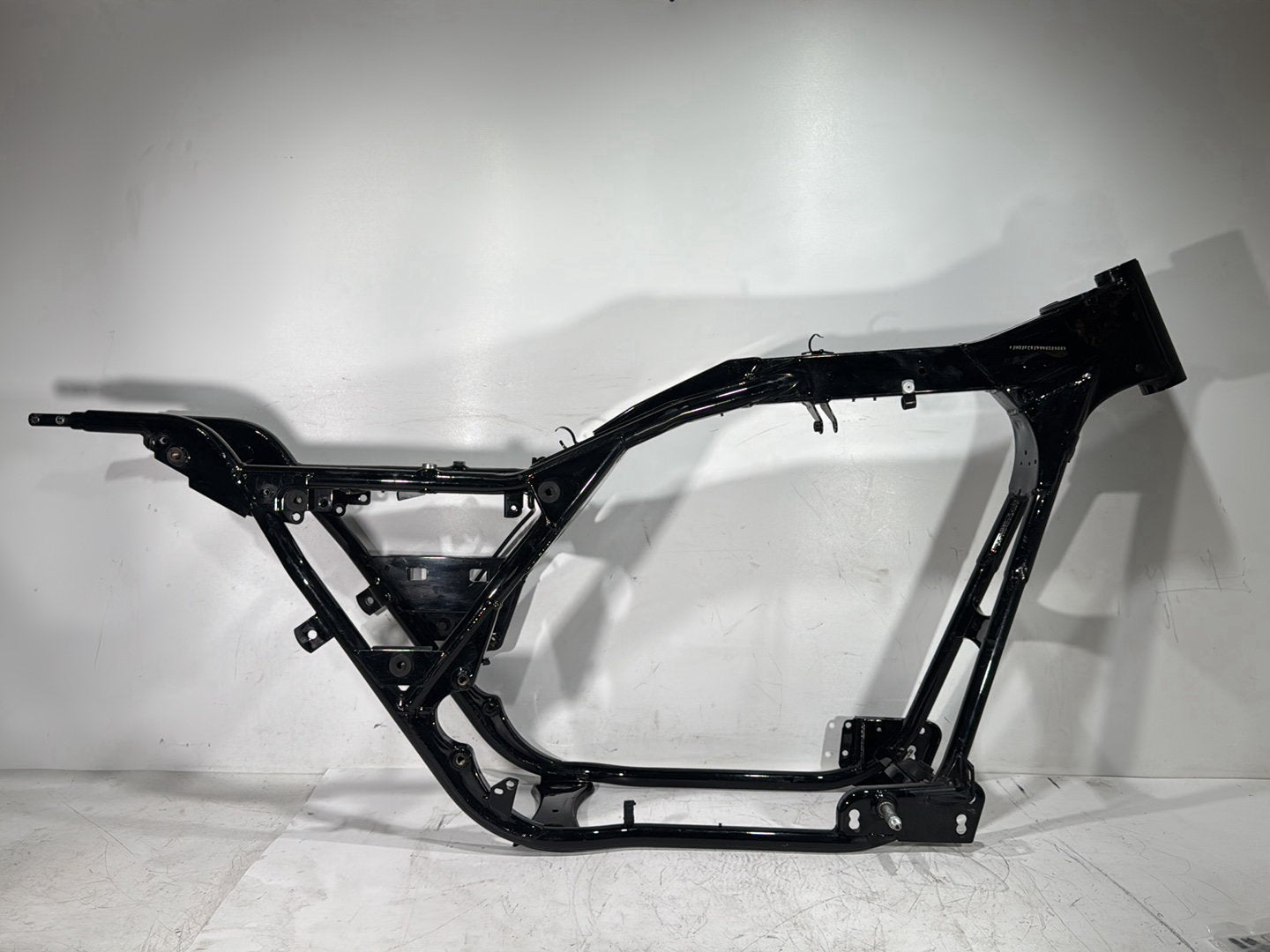 2005 Harley Electra Glide Touring Ultra FLHTCUI OEM Body Main Frame Chassis SLVG