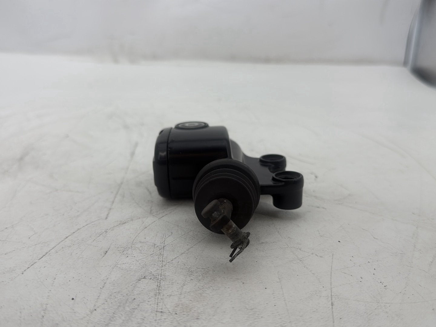 2011 Harley Electra Glide Ultra FLHTK OEM Rear Brake Master Cylinder Reservoir