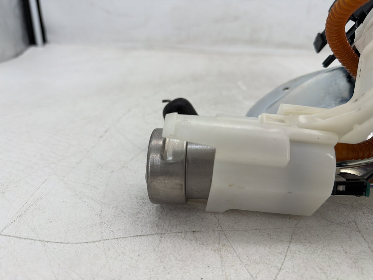 2017 Harley Dyna Street Bob FXDB OEM Fuel Pump Gas Gasoline Petrol Sending