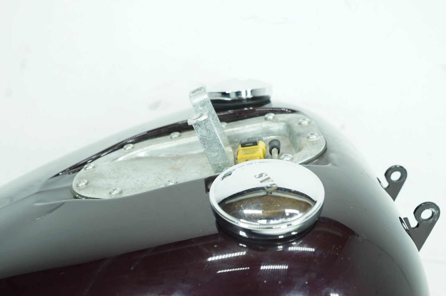 1999 - 2006 Harley-Davidson Dyna Street Bob Gas Gasoline Fuel Tank Reservoir  61597-06