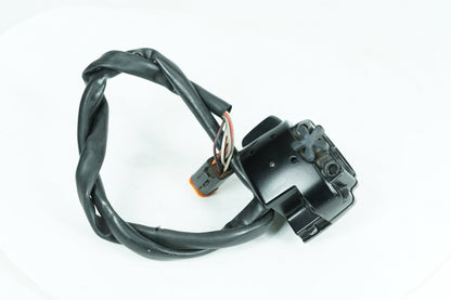 1999 - 2006 Harley-Davidson Softail Fat Boy Right Engine Start Kill Switches Controls  	71684-06A