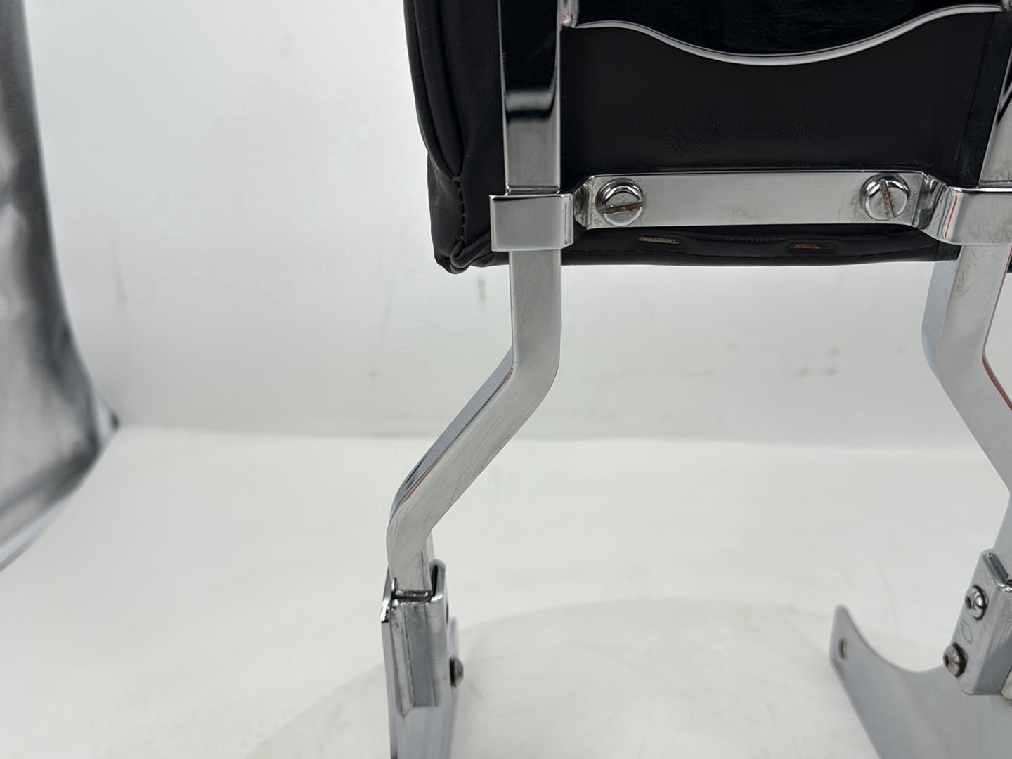 1999 - 2006 Harley-Davidson Softail Heritage Rear Sissy Bar w/ Backrest Cushion Pad 52731-00