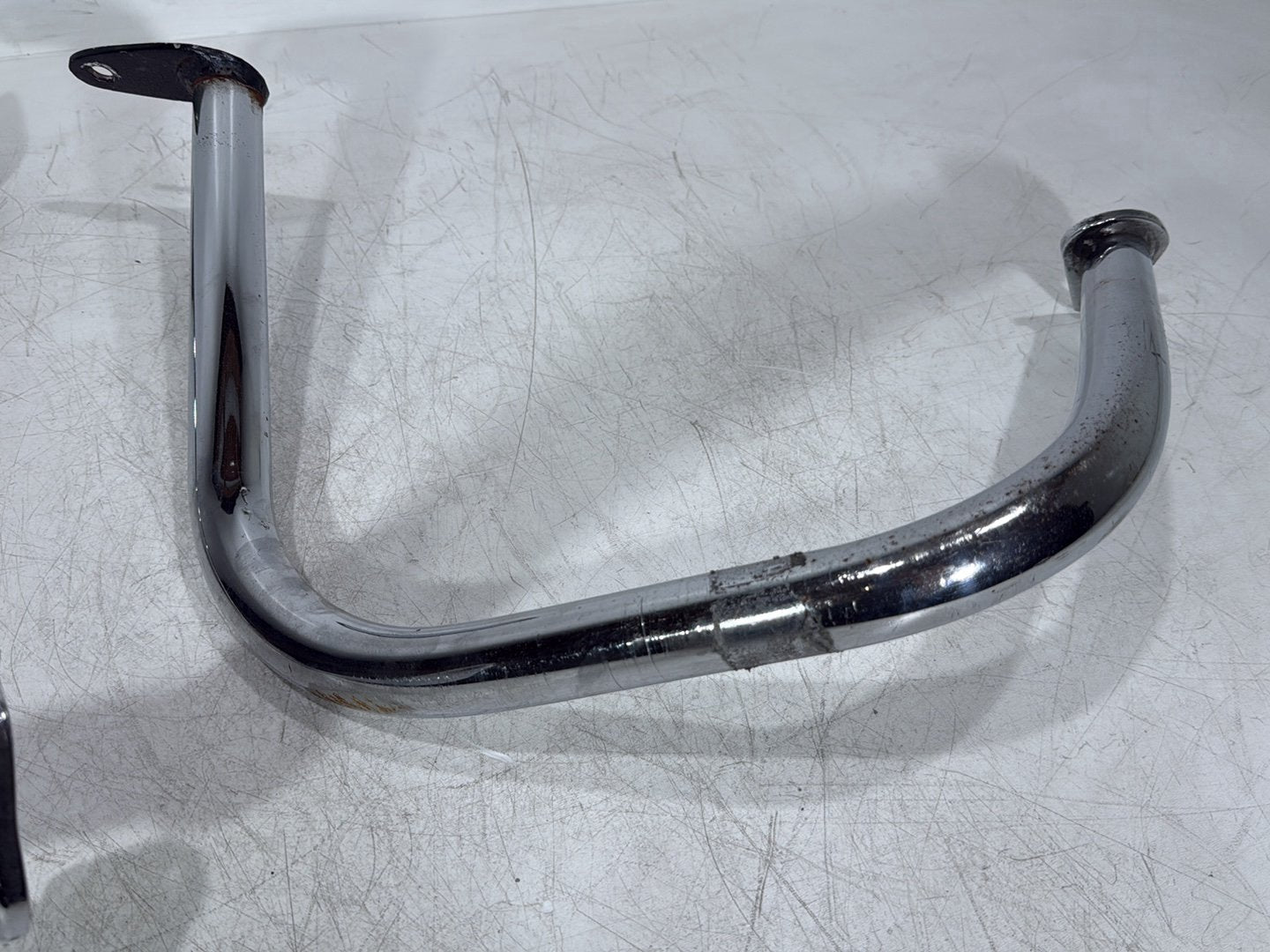 06 Harley Touring FLHRI Road King OEM Rear Left Right Saddlebag Guard Rails Bar
