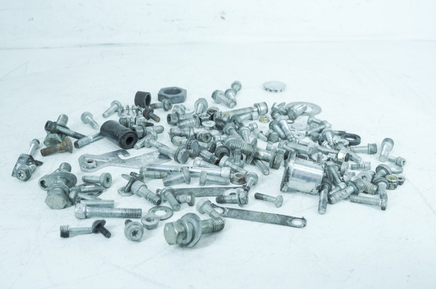 2007 - 2011 Harley-Davidson Touring Electra Ultra Hardware Bolts Nuts & Brackets