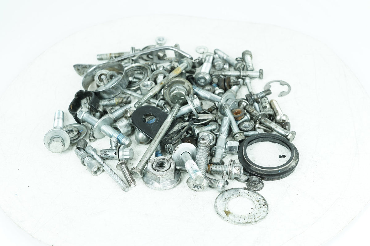 2016 Harley-Davidson Dyna FXDB - Hardware Bolts Nuts & Brackets