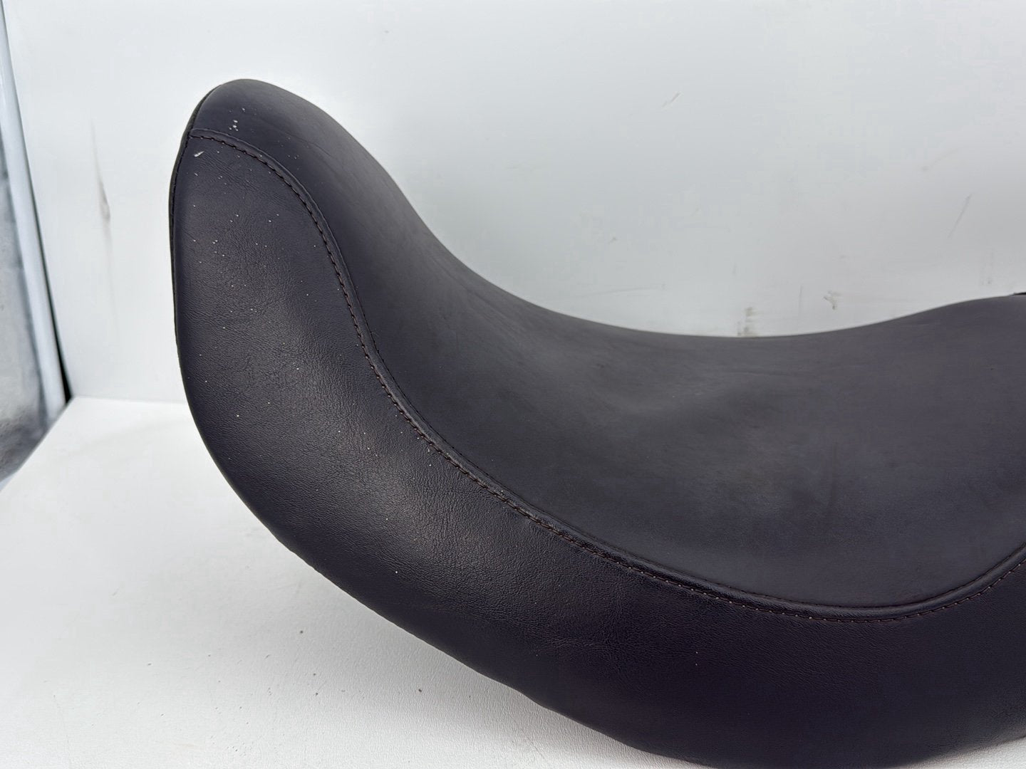 Harley-Davidson Misc  Passenger Rider Driver Seat Saddle 52000071