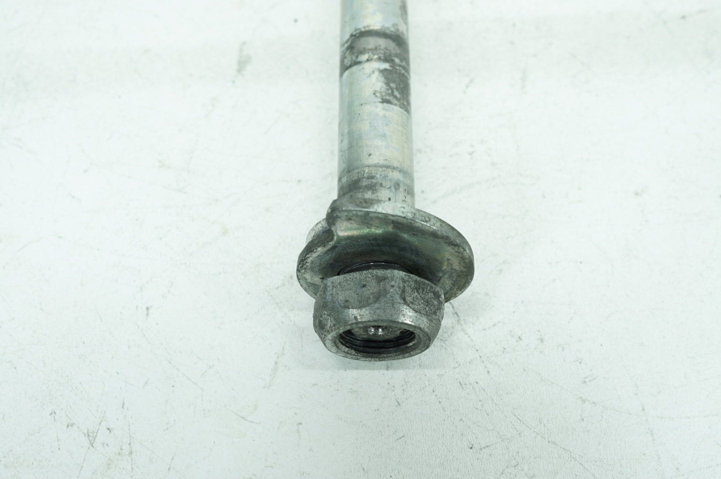 2007 - 2016 Harley-Davidson Touring CVO Electra Screamin Eagle Rear Wheel Axle Bolt Shaft 41056-09