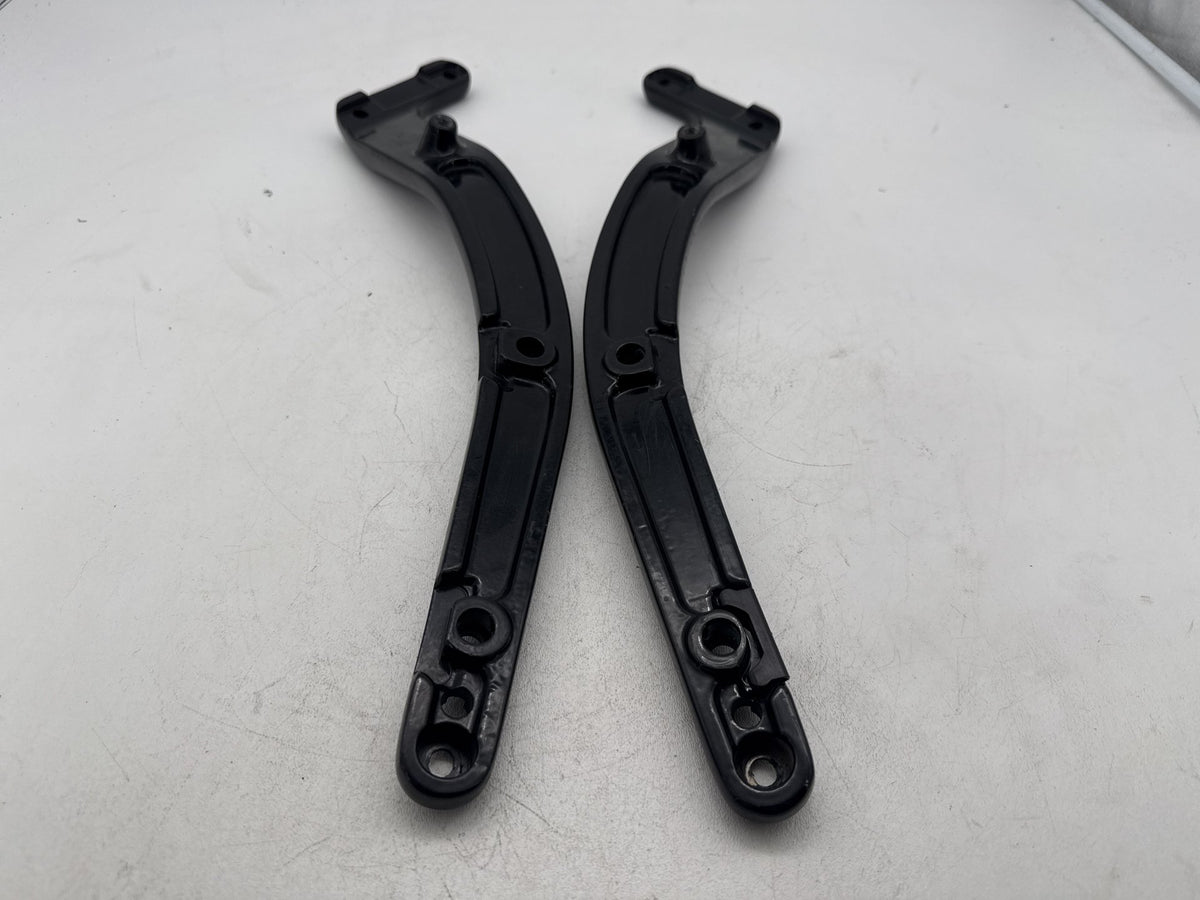 2014 Harley Softail Slim FLS OEM Rear Left Right Fender Struts Bracket