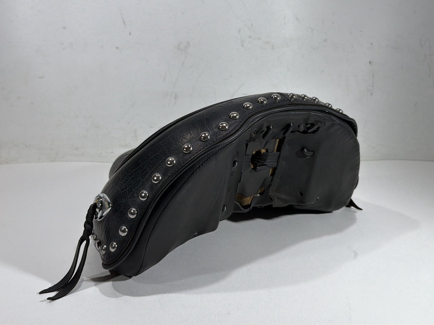 2011 Harley Heritage Softail Classic FLSTC OEM Rider Driver Solo Seat Pillion