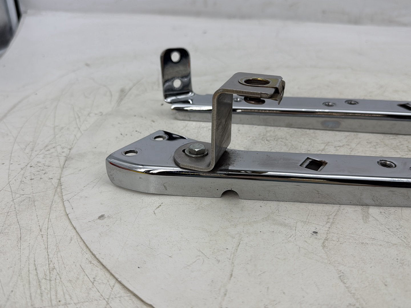 1998 Harley Touring FLHTCUI Electra Glide Ultra OEM Left Right Saddlebag Fender Struts Brackets