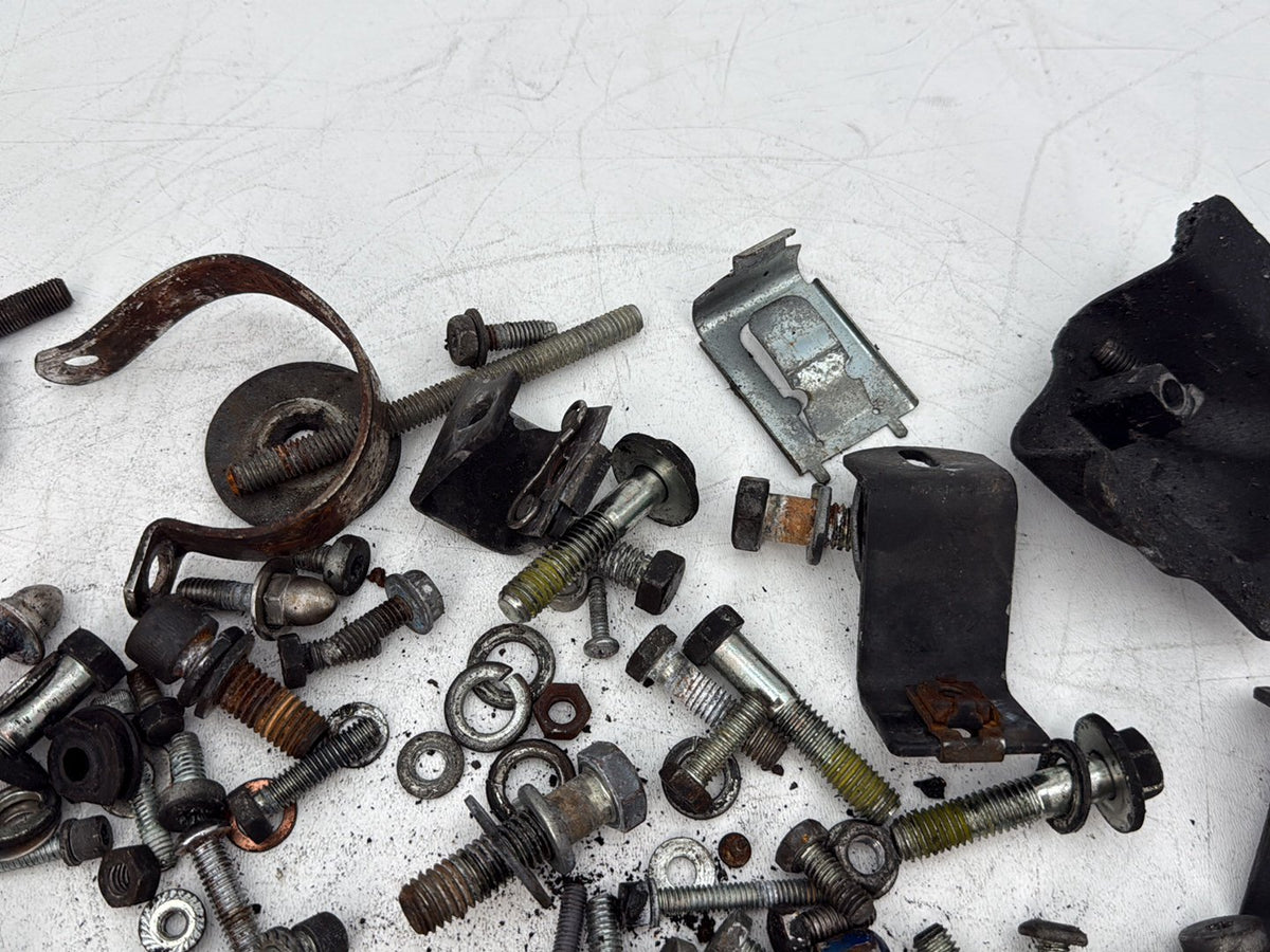 2006 Harley Touring FLHRI Road King OEM Hardware Bolts Nuts & Brackets