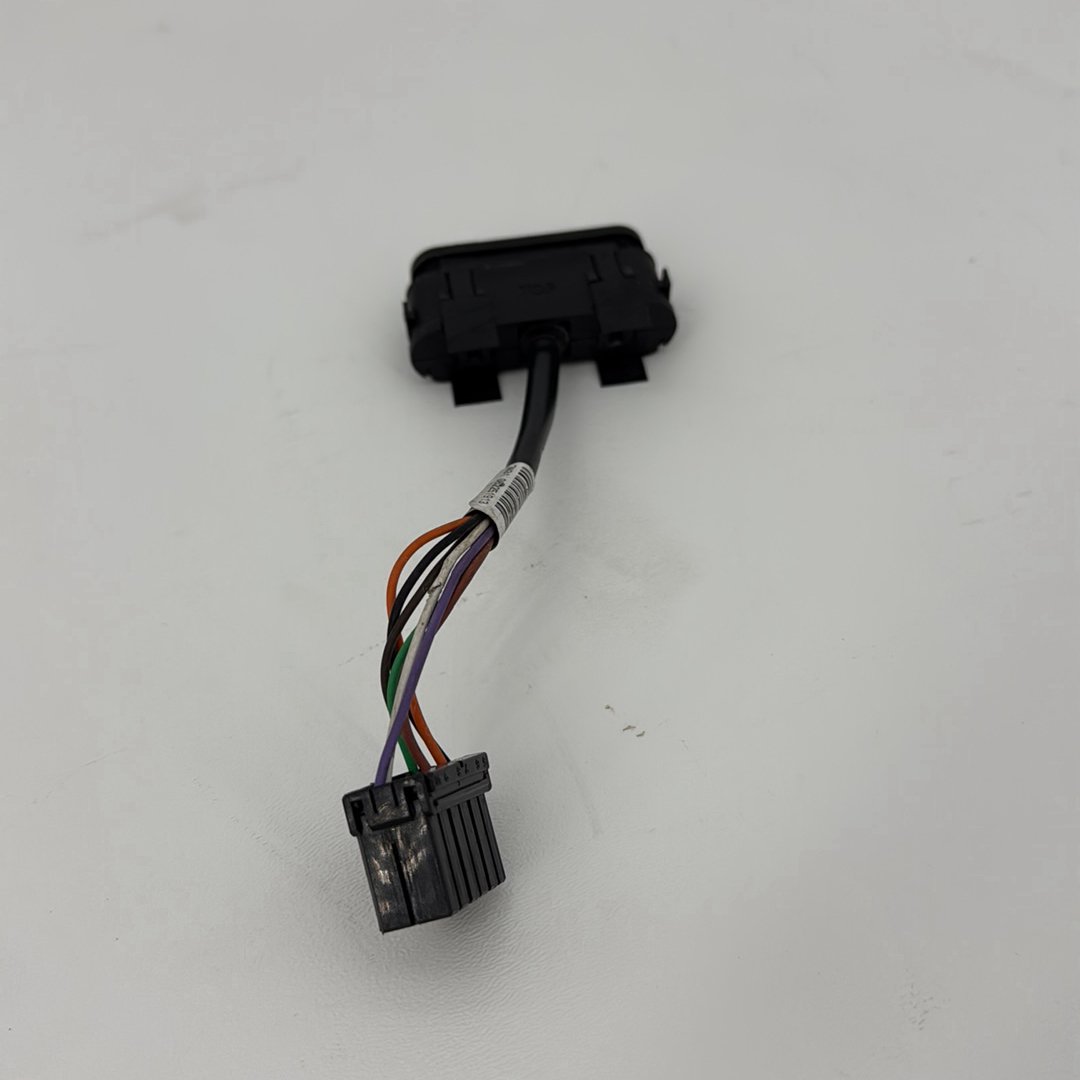 2007 - 2012 Harley-Davidson Touring Street Glide Dash Indicator Lamp Wire Plug 68789-96A  	68789-96A