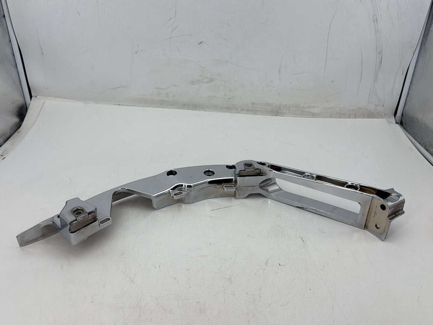 2014 Harley Electra Glide Touring CVO Screamin Eagle OEM Rear Left 1 Fender Strut Bracket