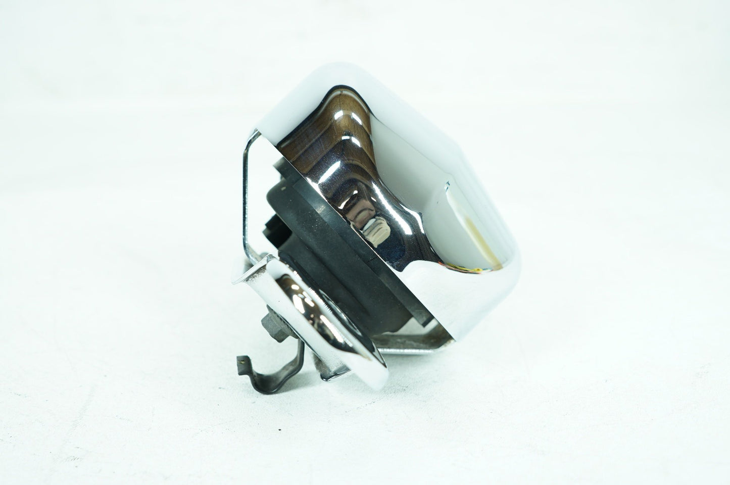 2007 - 2016 Harley-Davidson Touring Street Glide Horn Signal Klaxon Chrome Cover 69012-93A