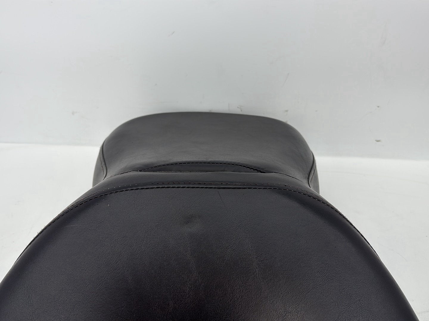 Harley-Davidson Misc  Passenger Rider Driver Seat Saddle 52164-09