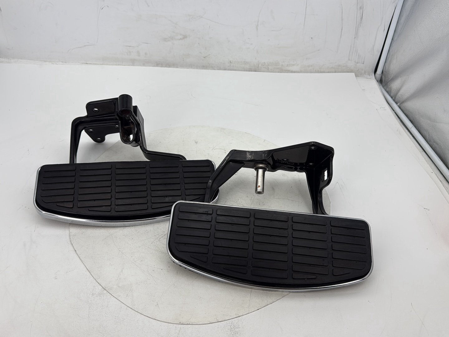 2004 Harley Softail FLSTC Heritage Classic OEM Left Right Driver Floorboard Foot Rest