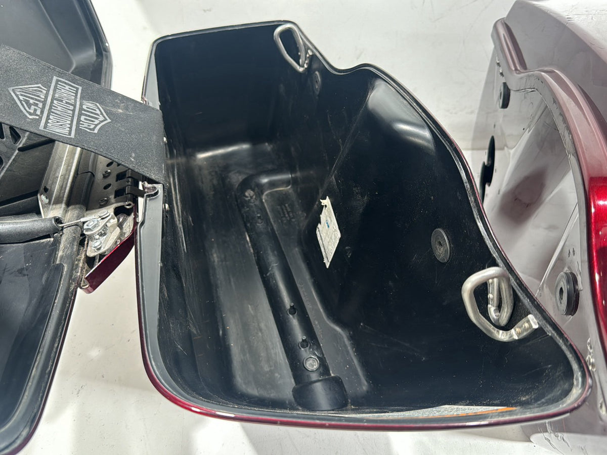 2014 Harley Street Glide OEM Left 1 Saddlebag Luggage NO Key SCRATCHED