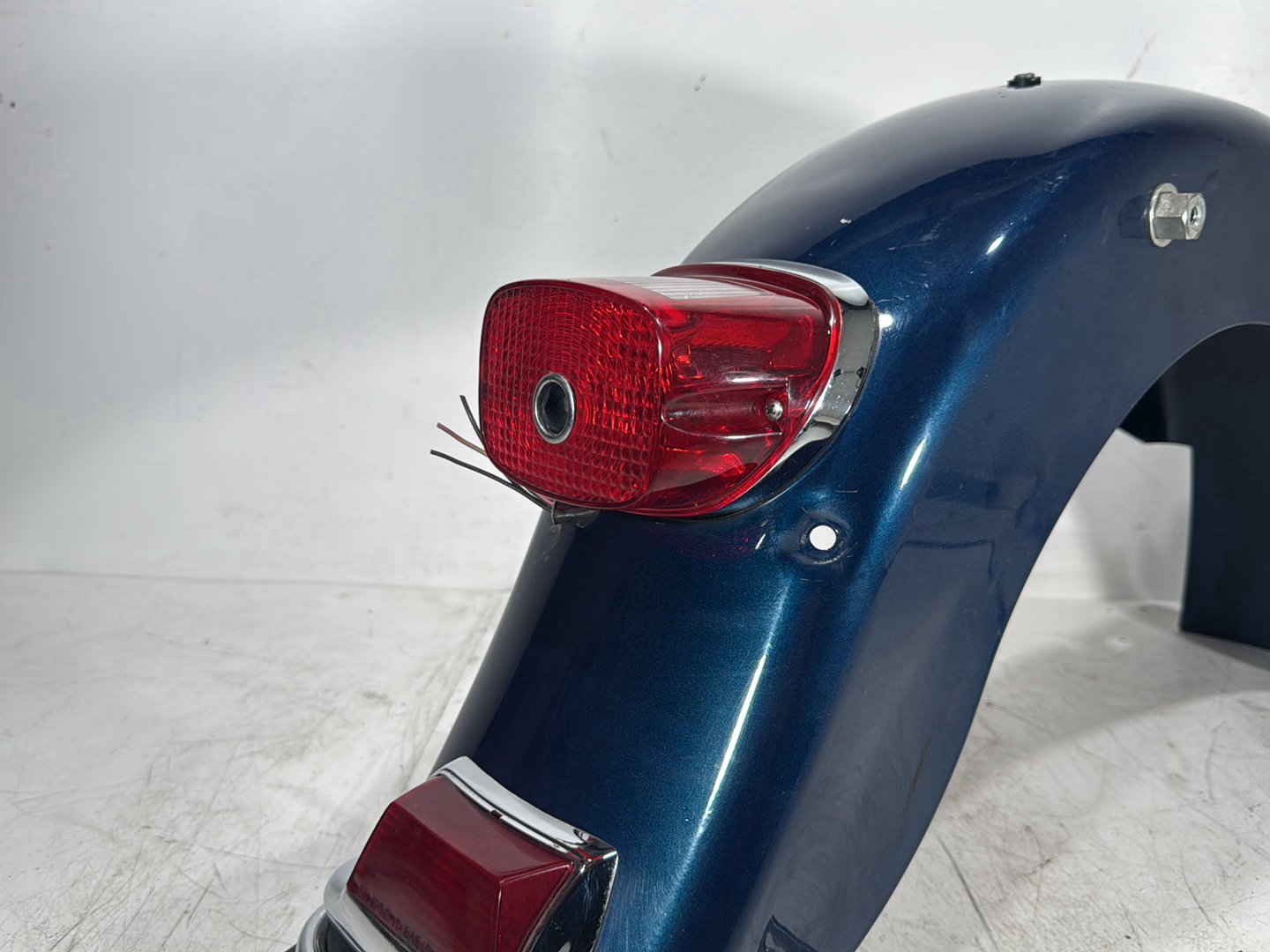 1998 Harley Touring FLHTCUI Electra Glide Ultra OEM Rear Wheel Fender Taillight Brake Lamp