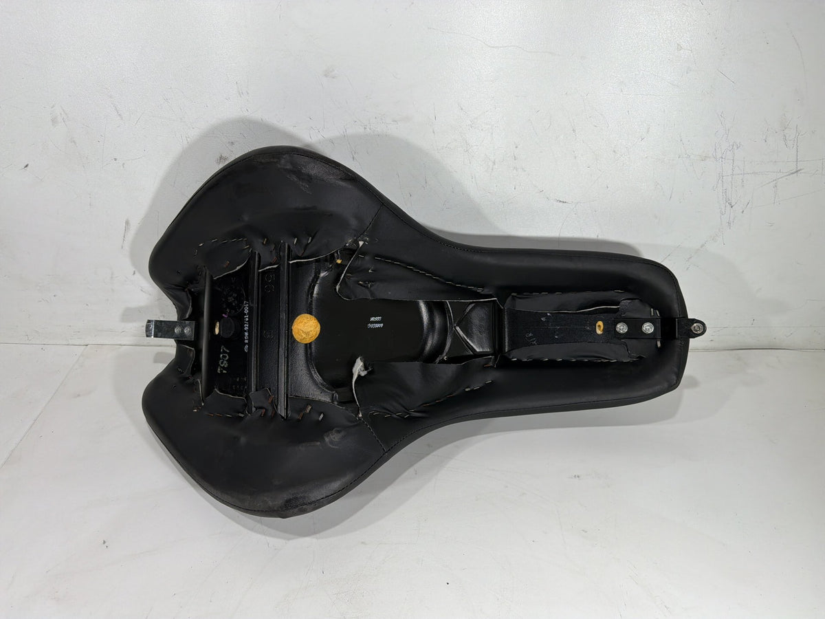 2001 Harley Softail Deuce FXSTD OEM Passenger Rider Driver Seat Saddle
