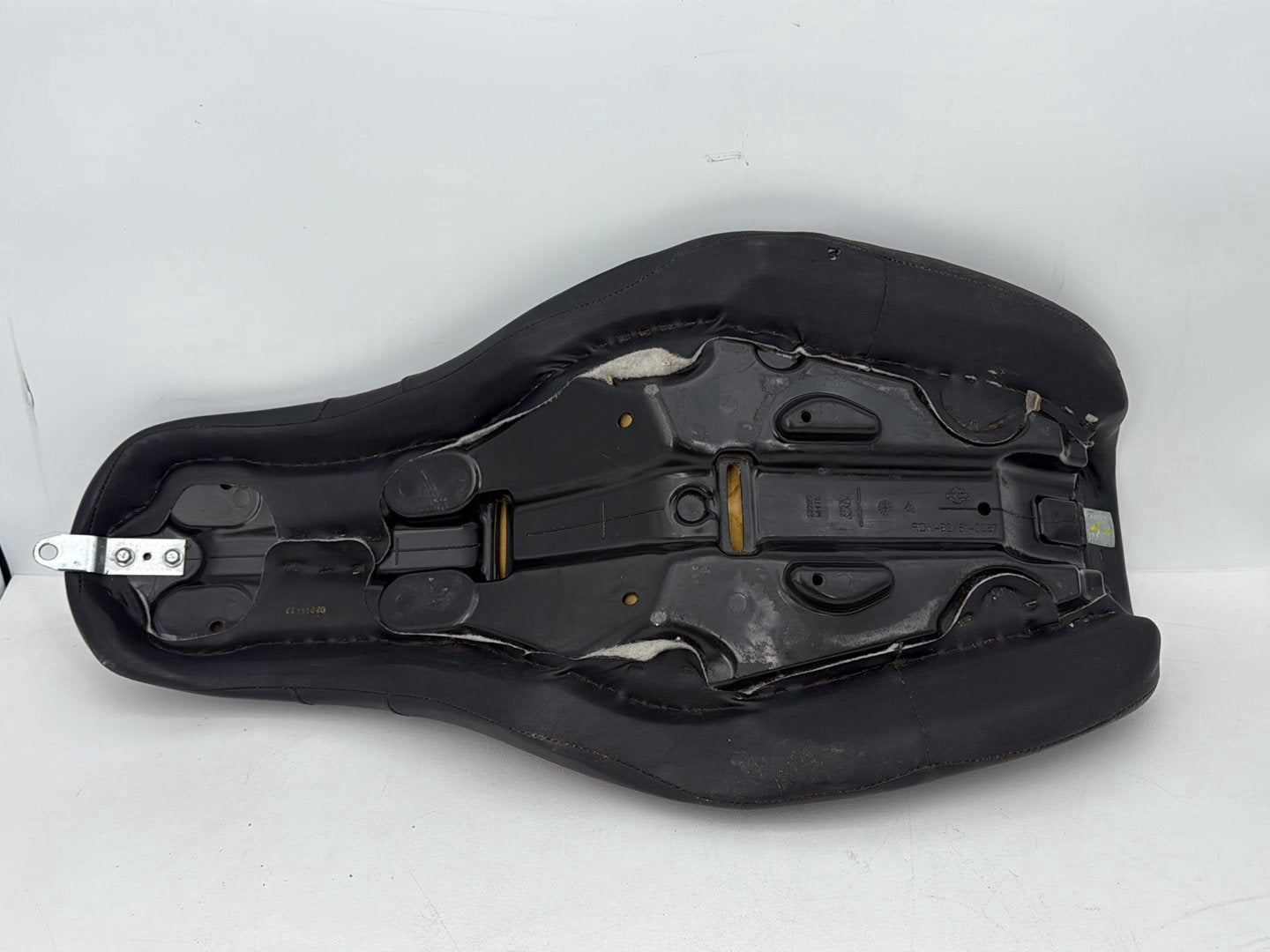 Harley-Davidson Misc  Passenger Rider Driver Seat Saddle 52000071