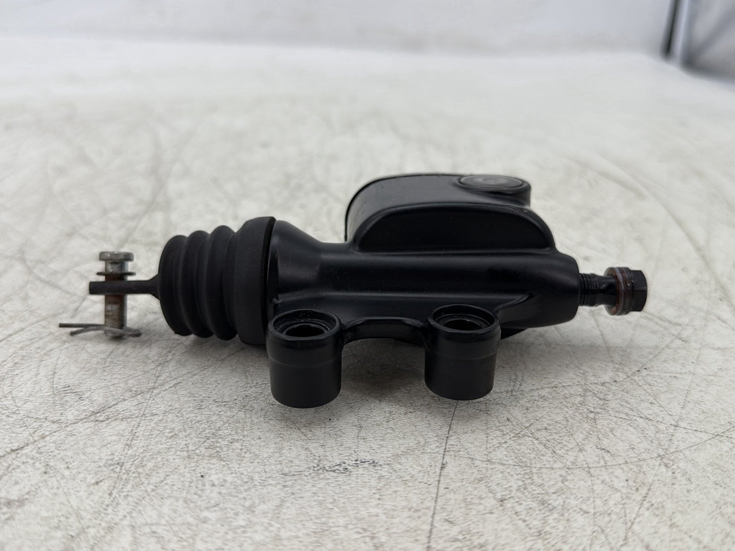 2011 Harley Street Glide Touring FLHX OEM Rear Brake Master Cylinder Reservoir