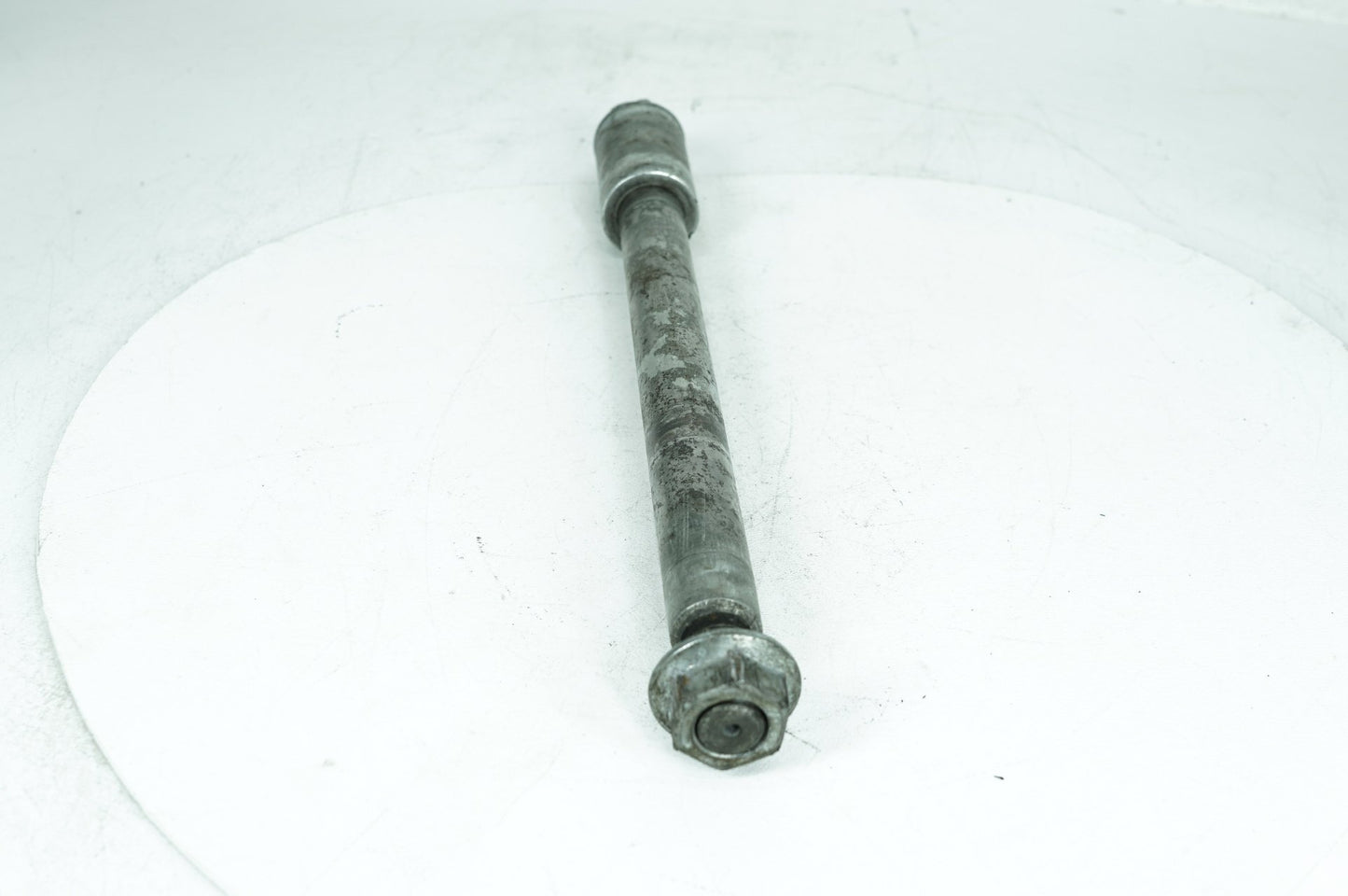 2007 - 2016 Harley-Davidson Dyna Super Glide Rear Wheel Axle Bolt Shaft 41114-06