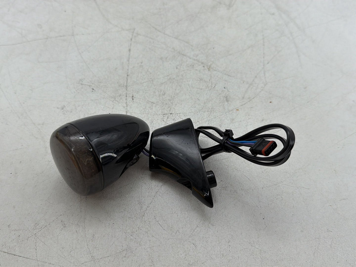 2018 Harley Road Glide Touring FLTRXS OEM Front 1 Turn Signal Indicator Blinker