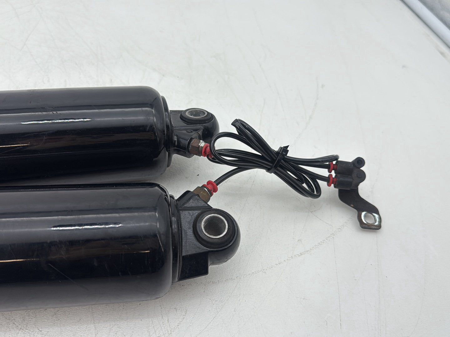 2007 Harley Touring FLHTCU Electra Glide Ultra OEM Rear Left Right Shock Absorbers