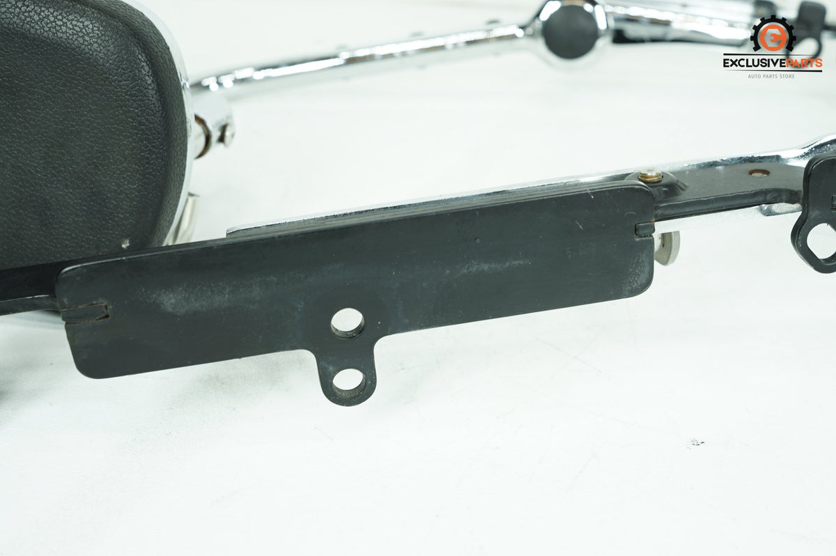 2010 Harley-Davidson Touring FLHTCU - Passenger Left & Right Foot Pegs