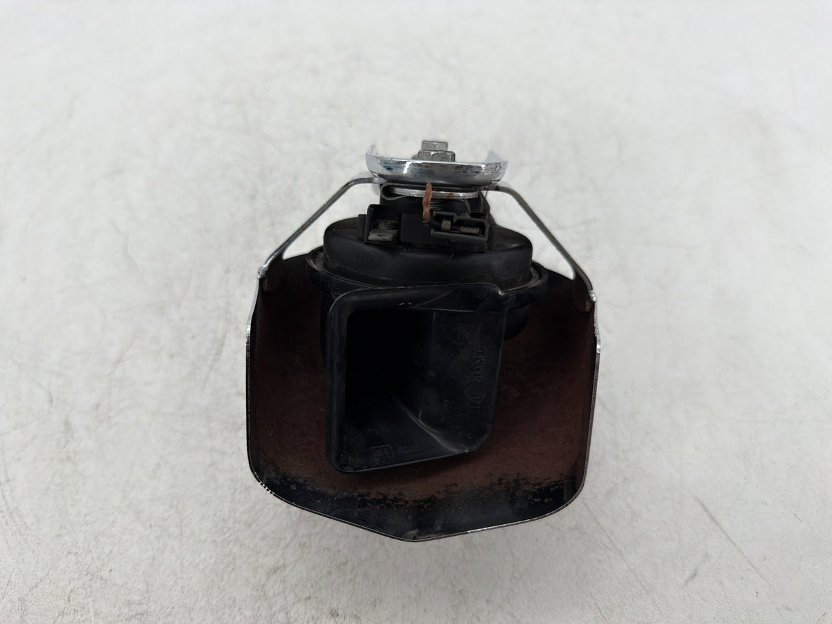 1996 Harley Electra Glide Touring Ultra OEM Horn Signal Klaxon Chrome Cover