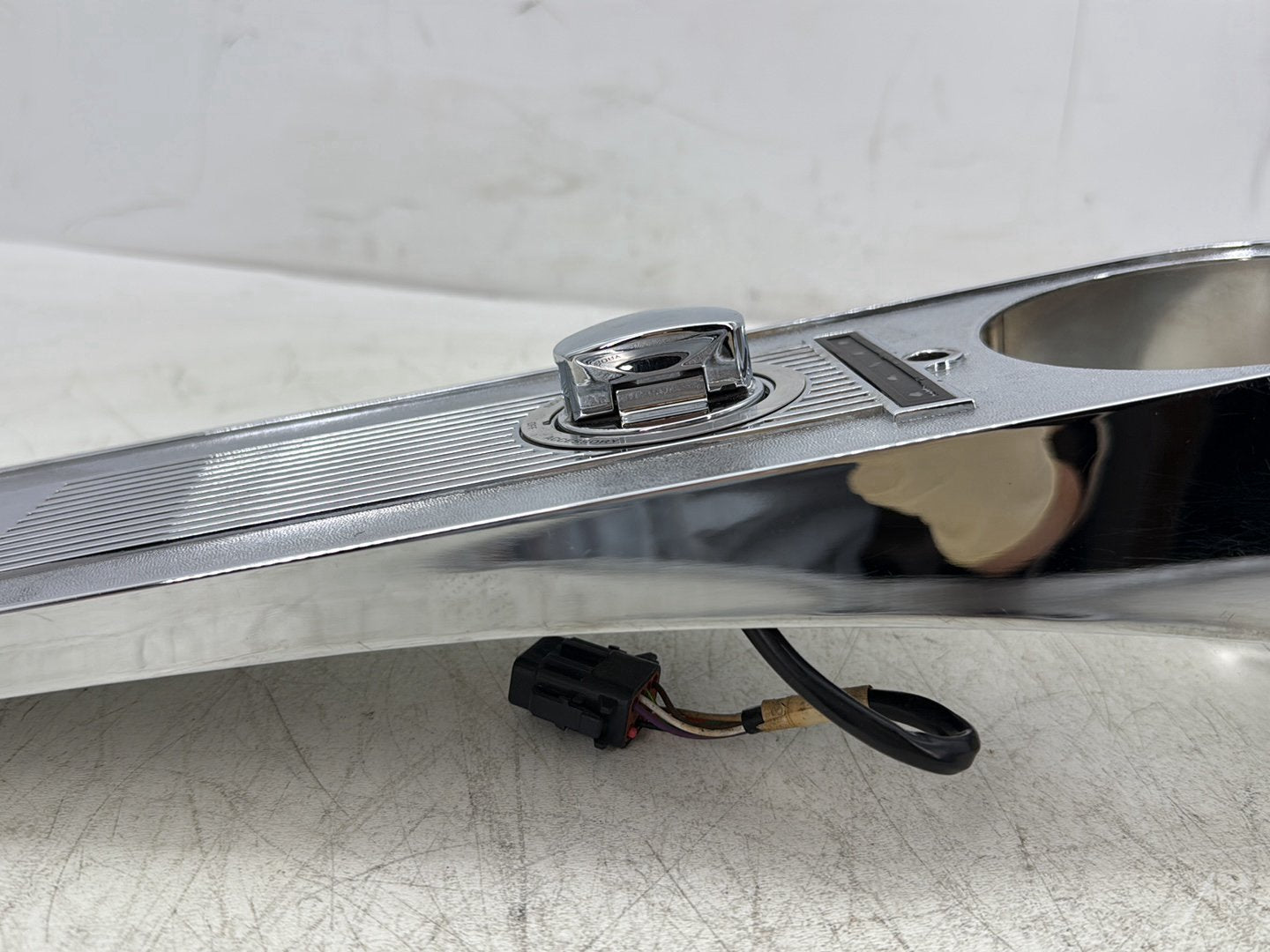 2006 Harley Road King Touring FLHRCI Classic OEM Fuel Gas Tank Dash Console NOKey