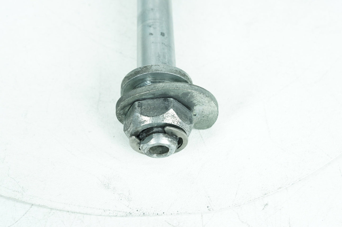 2008 - 2016 Harley-Davidson Touring Electra Glide Ultra Rear Wheel Axle Bolt Shaft 	43000002