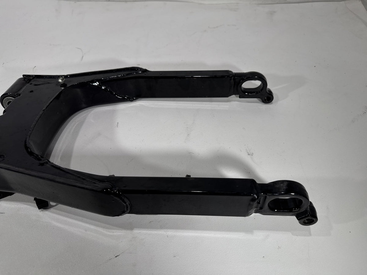 2004 Harley Road King Touring Classic OEM Rear Fork Swingarm Swing Arm